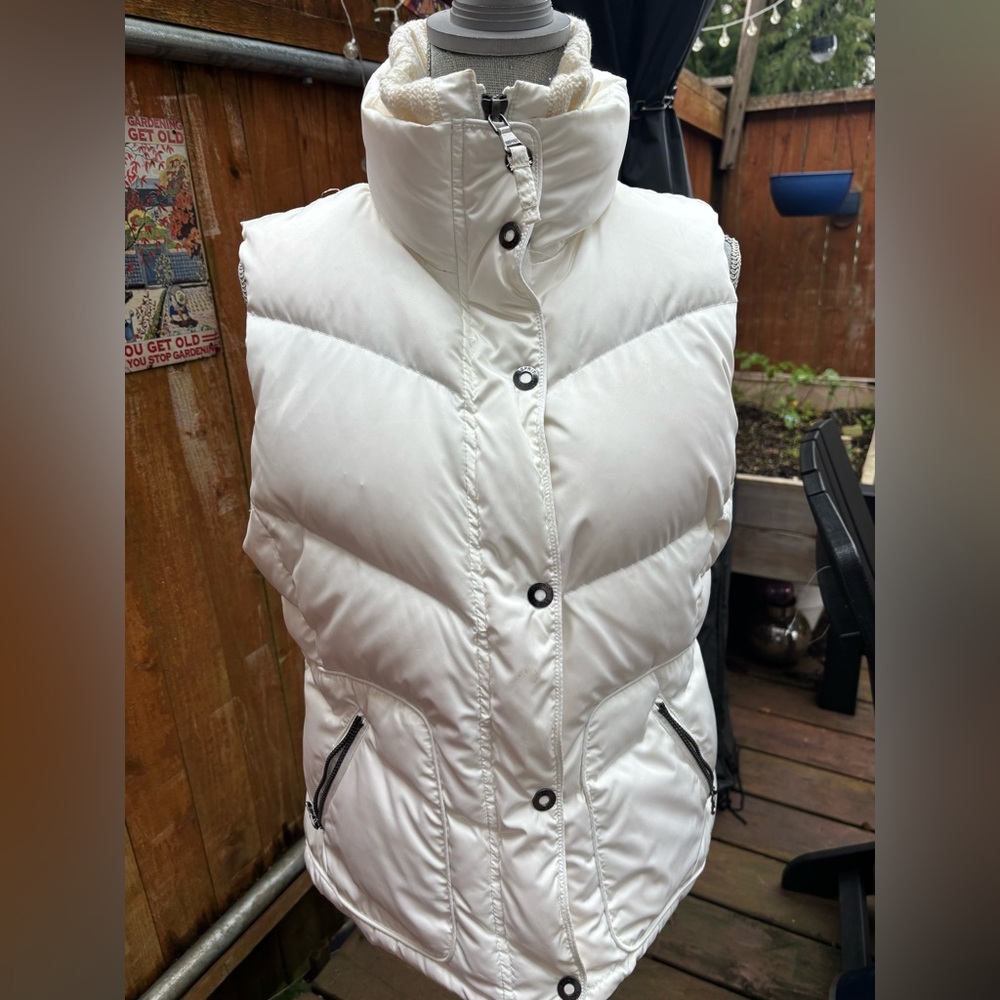 Rare Esprit White Quilted Puffer Vest
